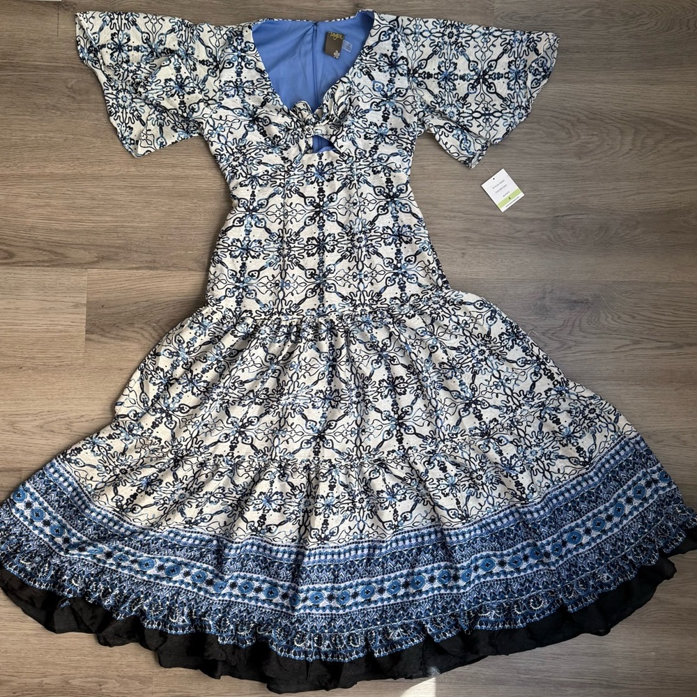 *NWT* Taylor Women’s Printed V-Neck Short Sleeve Bodice Cut Out Dress Size 4